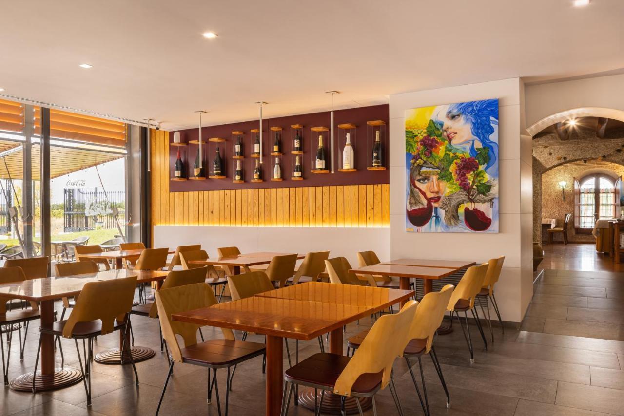Hotel Restaurant Sol I VI Lavern Bagian luar foto