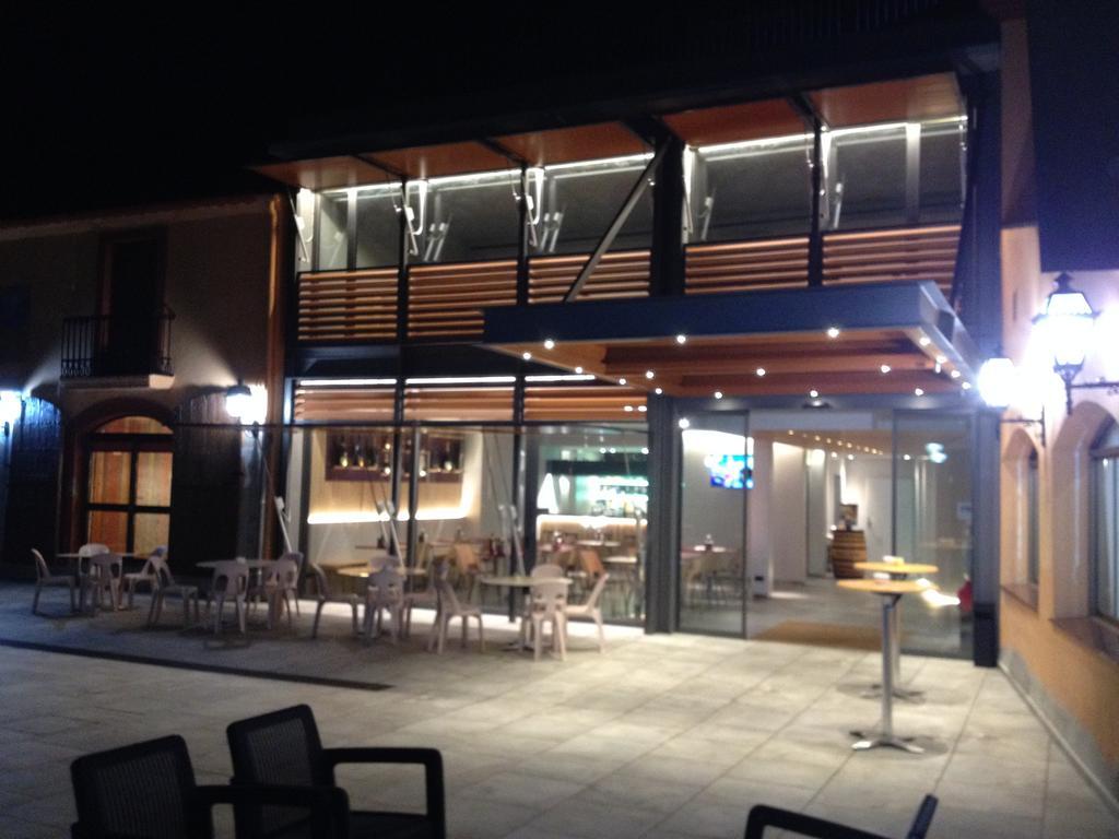 Hotel Restaurant Sol I VI Lavern Bagian luar foto