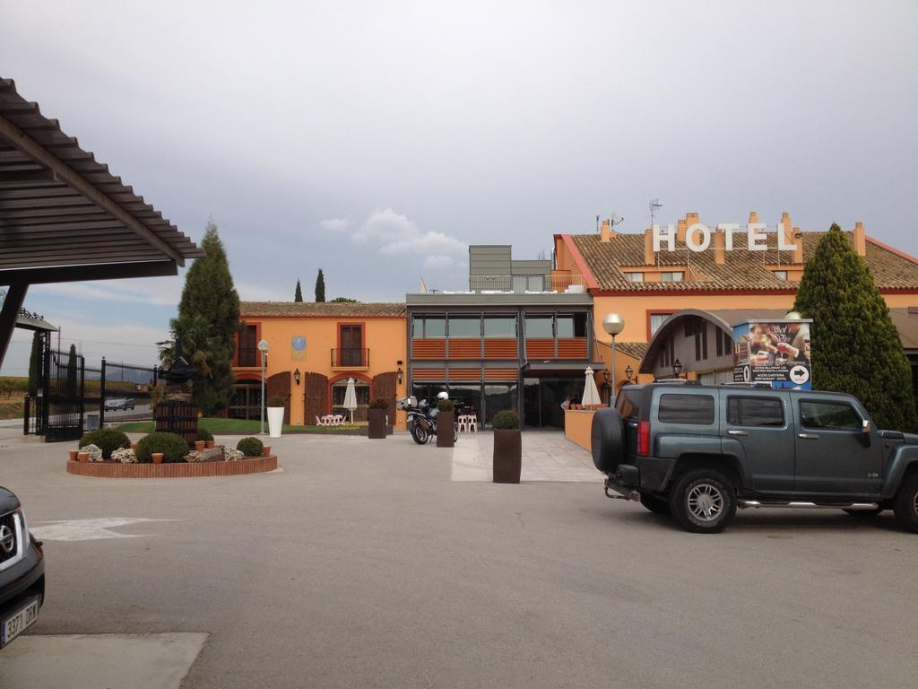 Hotel Restaurant Sol I VI Lavern Bagian luar foto